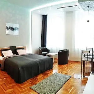 Unique Town Apartment. Clear Comfort. Apartament