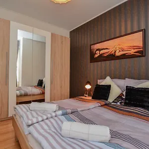 Design Free Parking In City Center Apartament